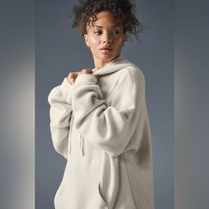 Alo Triumph Restore Hoodie in Bone Size S
